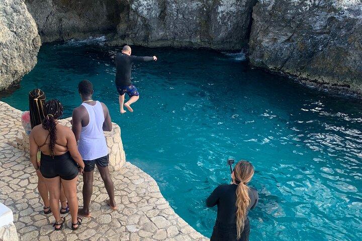 Rick's Café と Seven Mile Beach Negril のプライベート ガイド付きツアー