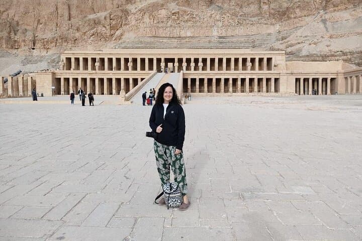 4 hours private Half-Day Tour to the West Bank in Luxor include Lunch