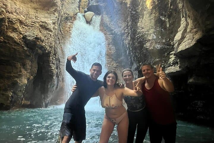 La Leona Waterfall Adventure Hike (Private Tour)