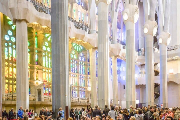 Sagrada Familia Guided Tour with Skip the Line Ticket