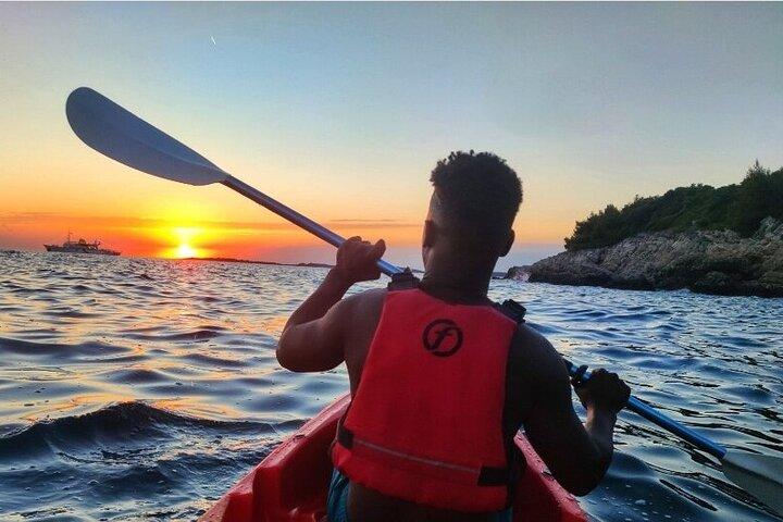 SUNSET ADVENTURE! Secret Beach Escape - Esnórquel y saltos de acantilado