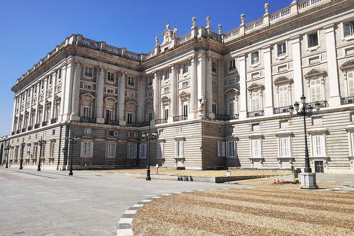 Madrid Royal Palace and Almudena Cathedral Guided Tour