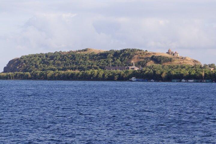 Dagstur til Sevan Lake, Tsakhkadzor Rope Way og Kecharis Monastery i Armenien