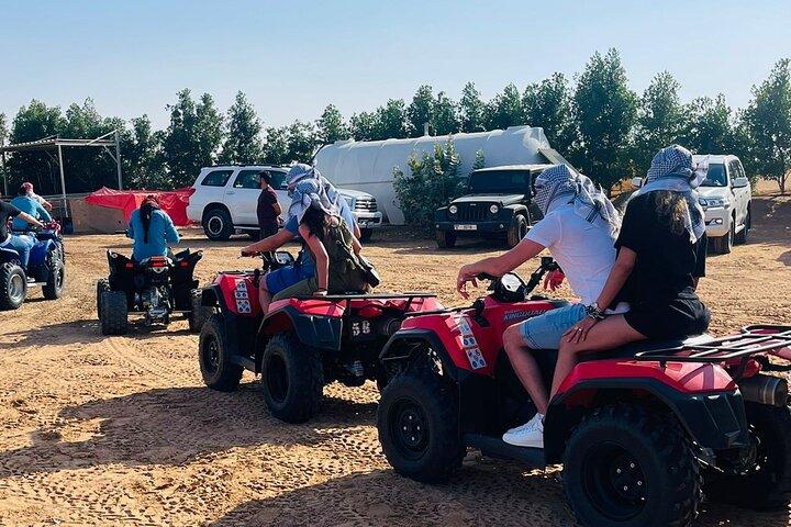 Dubai Abend Wüstensafari mit Quad Bike, Kamelritt und Grill