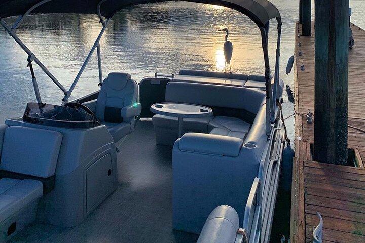 2-timers Hilton Head Pontoon-bådudlejning