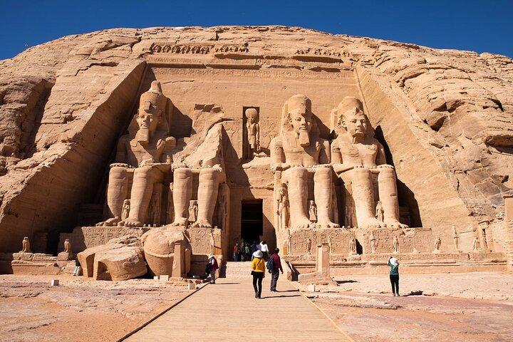 Escursione privata al tempio di Abu Simbel da Assuan in volo