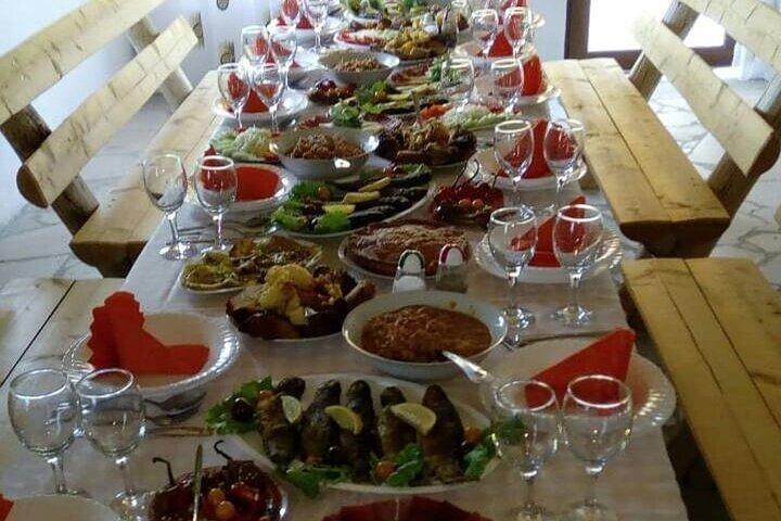 SABOR DE MONTENEGRO - Tour privado gastronómico de vino y comida