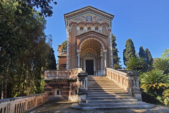 Janiculum Hill Private Tour with Villa Pamphili Gardens & Rome Panoramic View