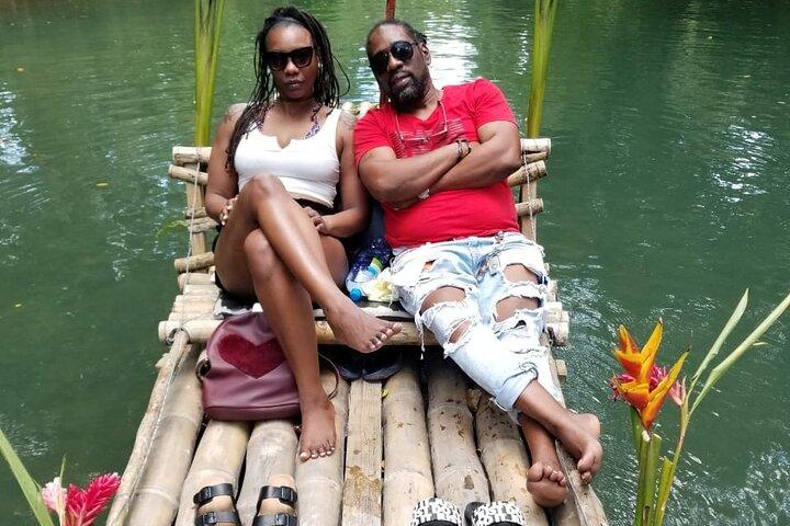 Rafting no rio de bambu com massagem de calcário