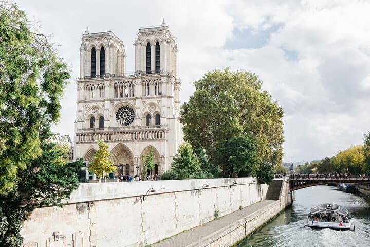 Private Historical Tour of Notre Dame