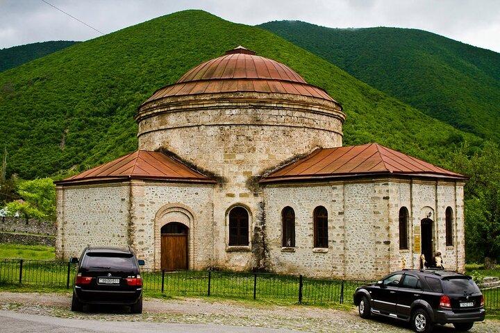 Sheki er en harmoni af natur og arkitektur (All inclusive)