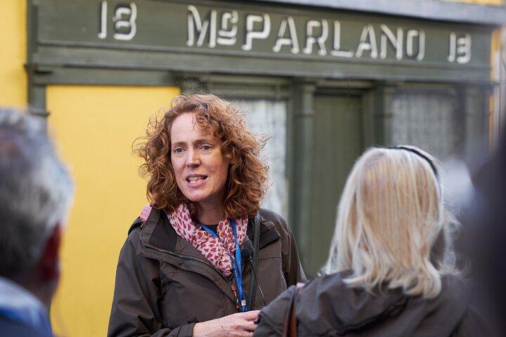 Öffentlicher Rundgang durch Ennis mit der lokalen Expertin Dr. Jane O'Brien