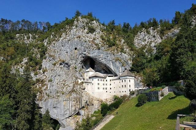 Predjama Castle