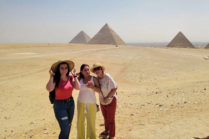 Tour privado guiado de las pirámides y la esfinge de Giza con paseo en camello