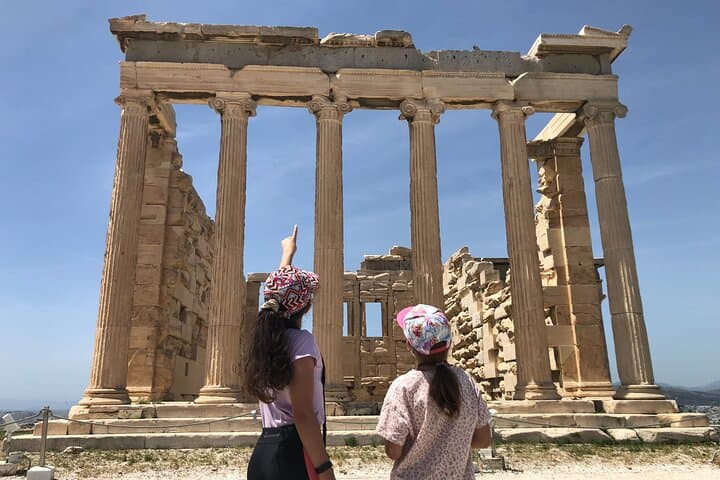 Visit of the Acropolis with an official guide in Spanish