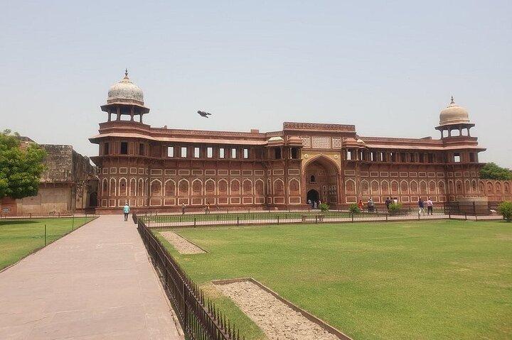 Private Car Tour of Taj Mahal and Agra Fort from Delhi