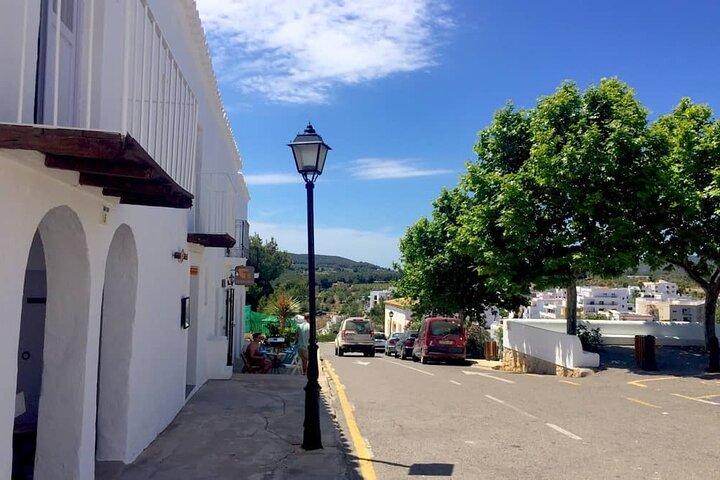 Can Marçà-grottan och San Miguel Town Privat rundtur - Utflykt
