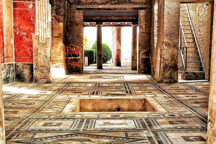 Pompeii tour with LOCAL GUIDE and SKIP THE LINE entrance