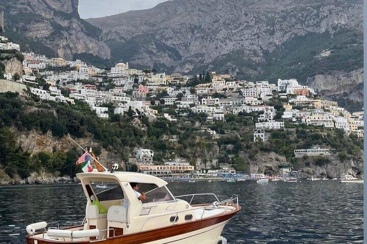 Excursão privada de barco à costa de Amalfi a partir de Positano: Nadar & Explorar