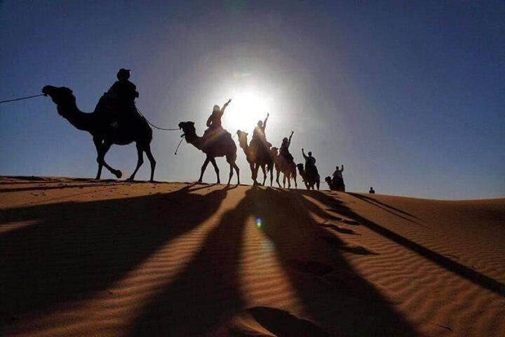 Circuit de 3 jours de Fès à Marrakech via les dunes de Merzouga, randonnée à dos de chameau
