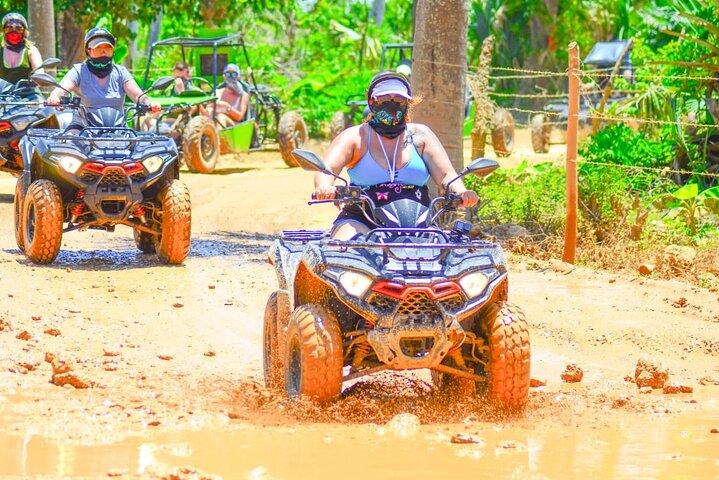 Tour guidato in quattro ruote (ATV) di Macao Beach, Taíno Cave e Tipica House