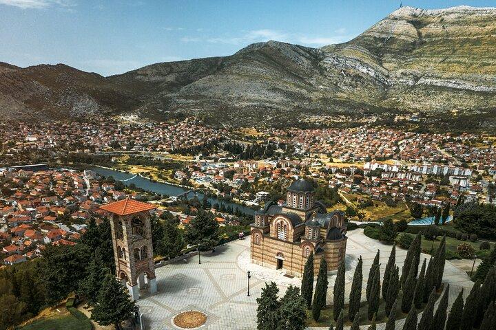 Tour privato dal Montenegro: Trebinje e monastero di Tvrdos con degustazione di vino e cibo