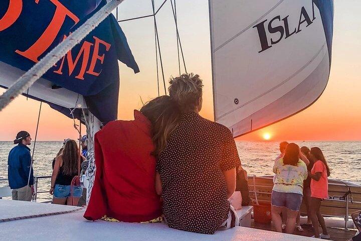 Croisière au coucher du soleil sur les dauphins à Panama City Beach sur le "temps de l'île"