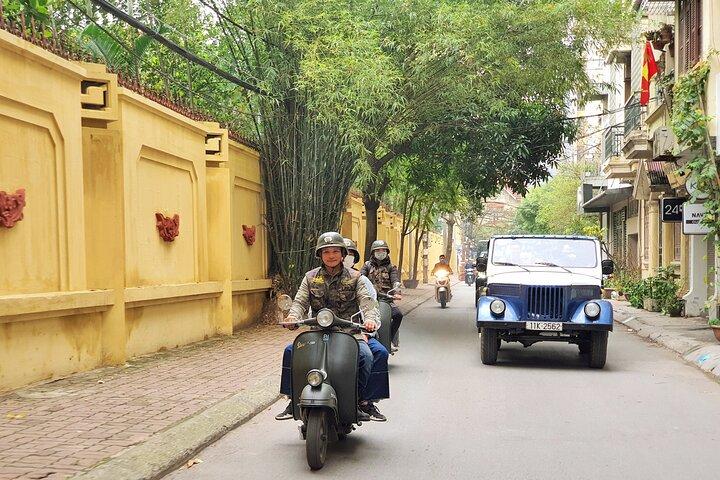 Visites d'une demi-journée en Vespa à Hanoï : cuisine + culture + vue + plaisir sur une Vespa d'époque