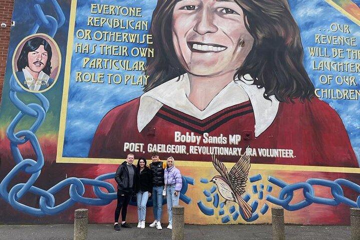 Visite privée de Belfast Mural & Giant's Causeway au départ de Belfast (2 en 1)