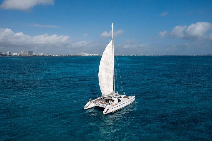 Isla Mujeres Plus von Albatros Catamarans
