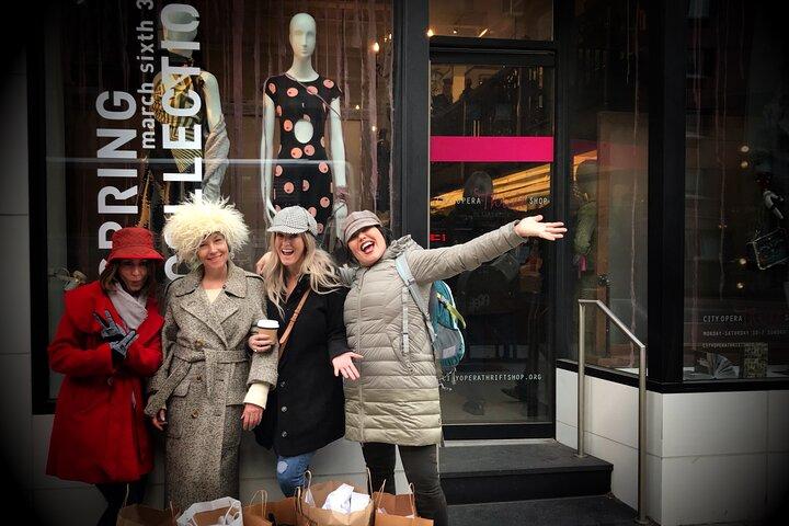 Mini tour privato di shopping di seconda mano a New York - include fino a 8