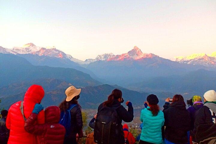 Vue du lever de soleil depuis Sarangkot
