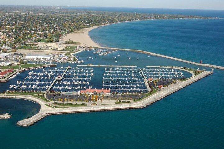 2-stündiges Segelabenteuer im Lake Michigan (bis zu 6 Personen)