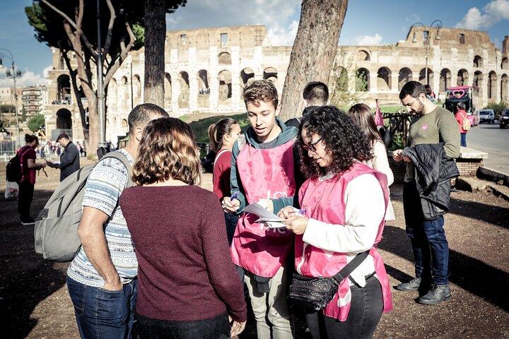 Pase combinado de entrada guiada al Coliseo con autobús abierto
