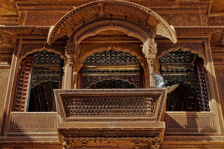 Visitez Jaisalmer en voiture privée avec service de guide