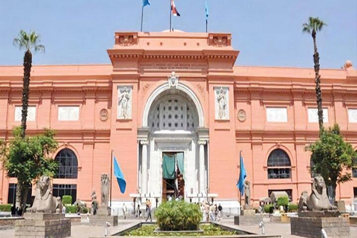 Cairo private tour ( the egyptian museum , Giza pyramids and Sphinx