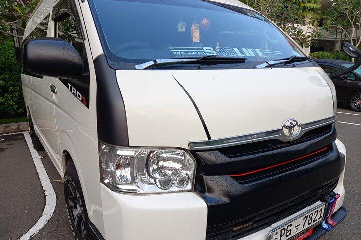 Location Van (Mini Bus) avec Chauffeur au Sri Lanka