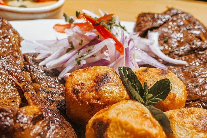 Une visite gastronomique guidée de 3 heures avec 4 restaurants emblématiques d'Arequipa