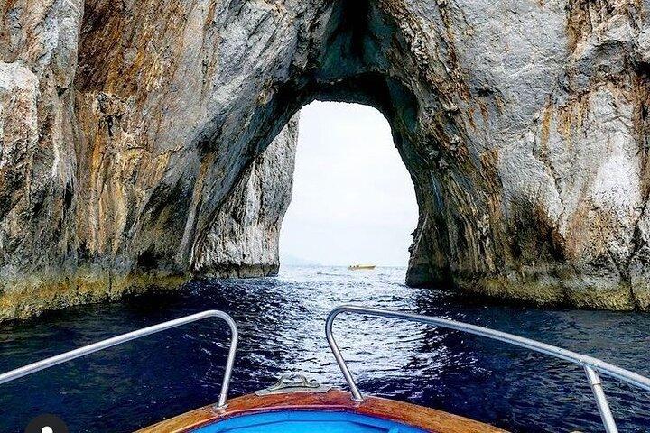 Private Capri Boat Tour with Local Captain & Faraglioni