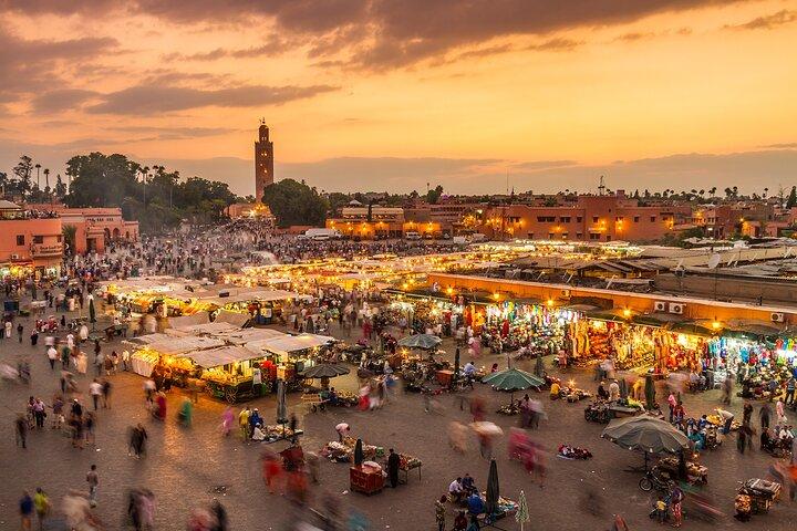 Marrakech: Souk Tastings & Shopping by Night Guided Walking Tour.