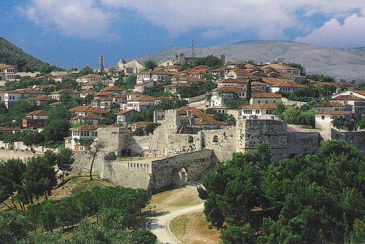 Berat & Belsh , da Tirana