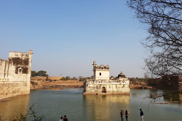 Visit Chittorgarh Fort with Pushkar Drop from Udaipur with Guide