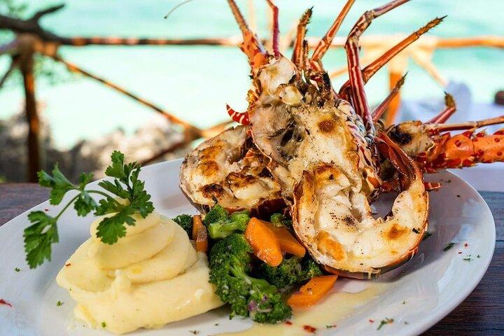Island Pongwe; Geheime tuin; The Rock Restaurant; Salaam Cave