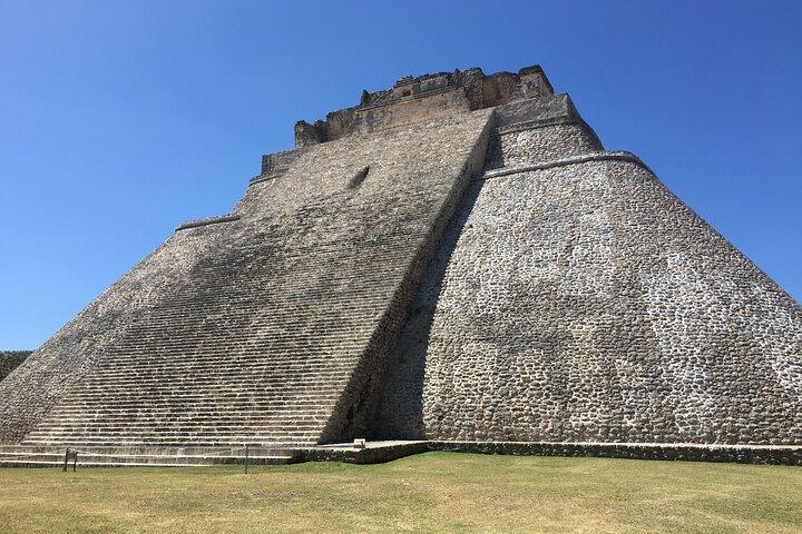 Mérida: Visita guiada a Uxmal, Caaba e Cenote com almoço incluído.