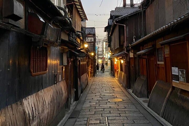 Kyoto 6h Private Tour Fushimi Inari, Kiyomizu, Gion & Hidden Gems