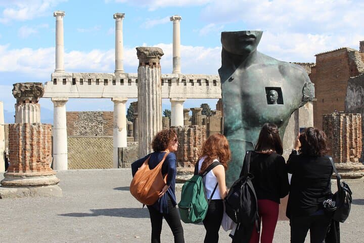 Skip the line ancient Pompeii and Vesuvius full-day tour