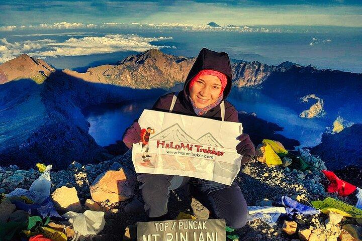 Mt Rinjani Trekking 2 Days 1 Night Summit