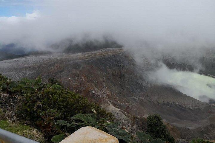 サンノゼからのポアス火山の滝とコーヒーツアー