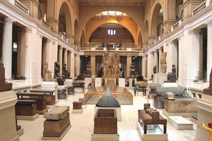 Grand Egyptian Museum (GEM) Tour com transferências do Cairo
