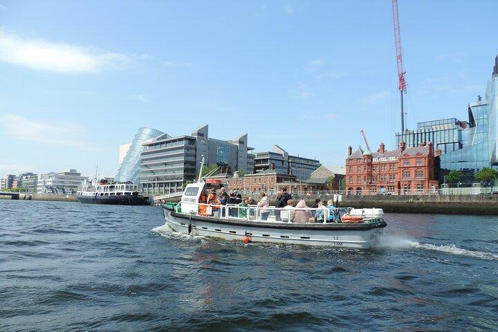 A histórica excursão guiada pelo Old Liffey Ferry em Dublin